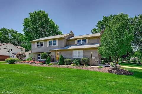 24580 Penshurst Dr, Beachwood, OH 44122
