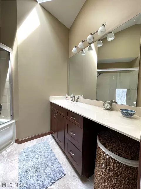 Bath - 1153 Red Tail Hawk Ct #3, Youngstown, OH 44512 photo 6 of 7
