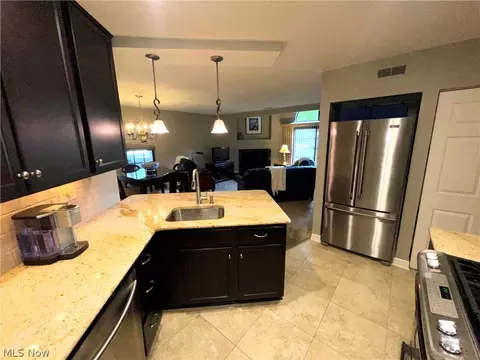 Kitchen - 1153 Red Tail Hawk Ct #3, Youngstown, OH 44512 photo 2 of 4