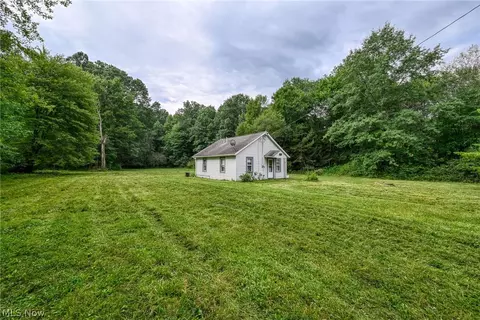 Exterior - 8386 Yale Rd, Rootstown, OH 44272 photo 4 of 16