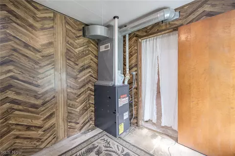 Entry Way - 8386 Yale Rd, Rootstown, OH 44272 photo 1 of 1