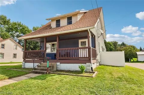 202 N Nickelplate St, Louisville, OH 44641