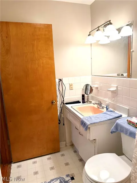 Bath - 2659 Laforce Dr, Akron, OH 44319 photo 5 of 5