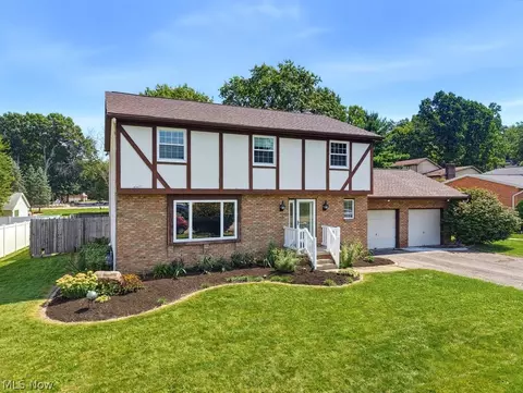 5234 Shamrock Ave NW, North Canton, OH 44720