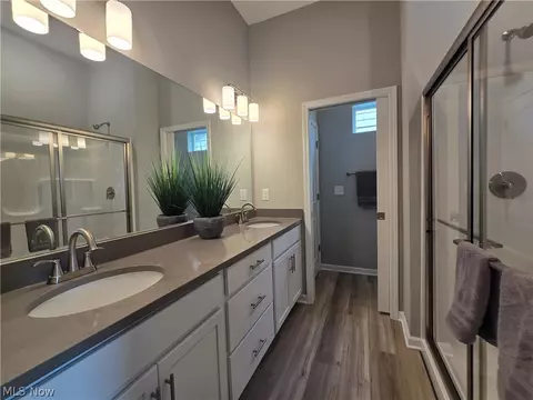 Bath - 6029 Coventry Cir, Huron, OH 44839 photo 1 of 3