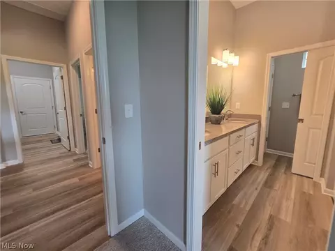 Entry Way - 6029 Coventry Cir, Huron, OH 44839 photo 6 of 7