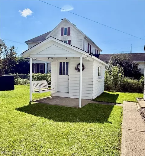 Exterior - 106 Stealey St, Middlebourne, WV 26149 photo 2 of 5