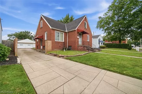 13917 Emery Ave, Cleveland, OH 44135