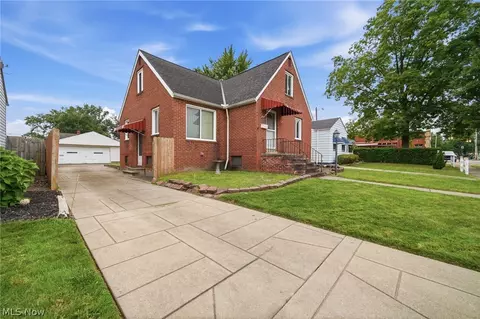 13917 Emery Ave, Cleveland, OH 44135