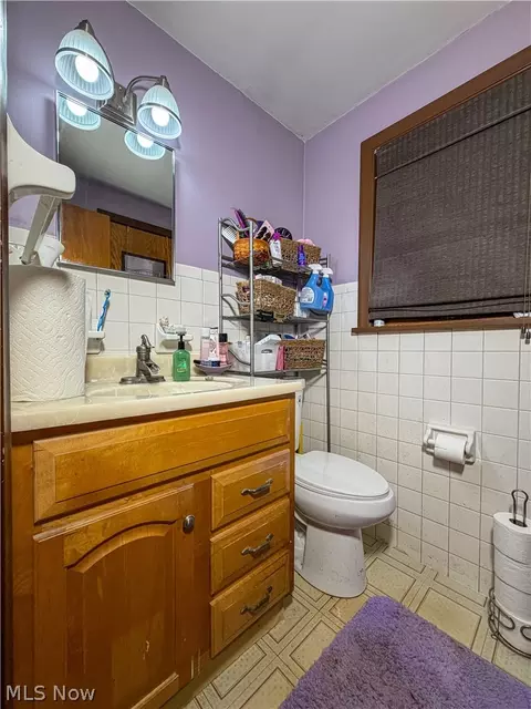 Bath - 686 Forestridge Dr, Boardman, OH 44512 photo 3 of 4