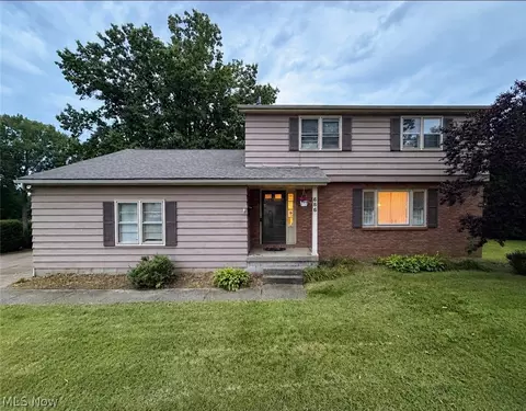 686 Forestridge Dr, Boardman, OH 44512