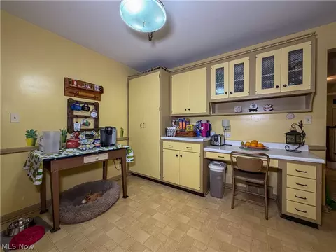 Kitchen - 686 Forestridge Dr, Boardman, OH 44512 photo 3 of 3
