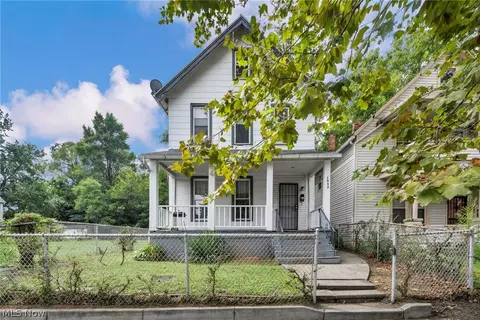 1352 Giddings Ave, Cleveland, OH 44103