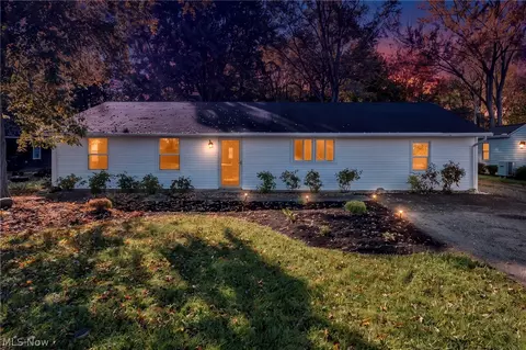 27107 Lynn Dr, Olmsted Twp, OH 44138