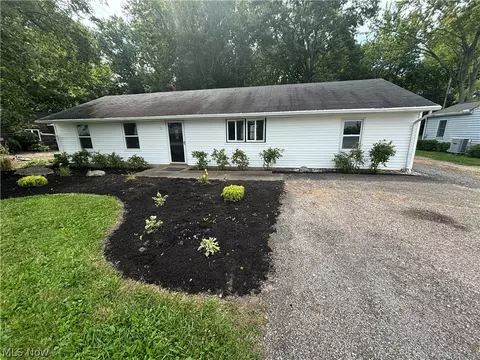 27107 Lynn Dr, Olmsted Twp, OH 44138