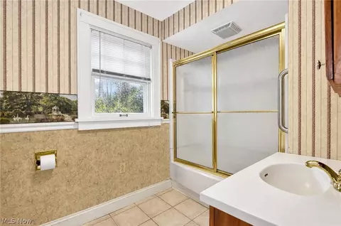 Bath - 7912 Middlesex Rd, Mentor, OH 44060 photo 3 of 3