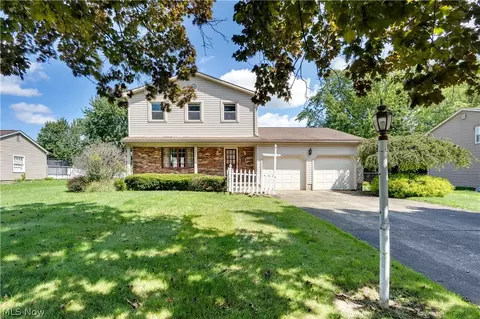 4474 Woodridge Dr, Youngstown, OH 44515