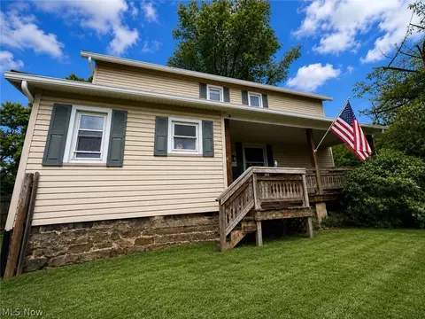 417 N Sumner St, East Palestine, OH 44413