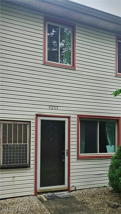 4244 Duke Ct, Brunswick, OH 44212
