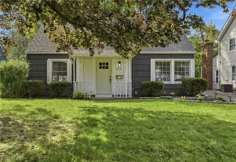 330 Inwood Blvd, Avon Lake, OH 44012