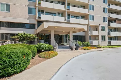 12900 Lake Ave #1418, Lakewood, OH 44107
