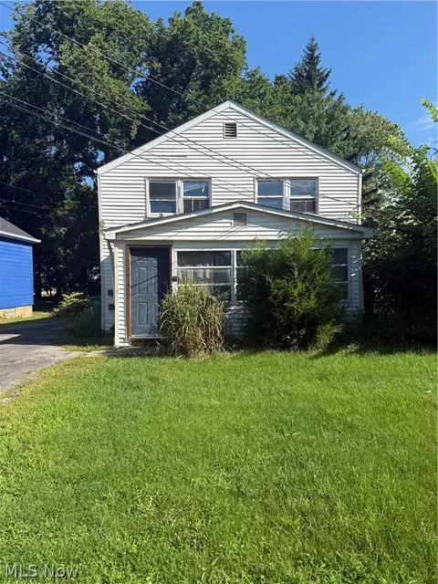 14113 Maple Ave, Maple Heights, OH 44137
