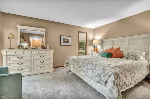Bedroom - 6131 Cedar Ln NW, Canton, OH 44708 photo 3 of 6