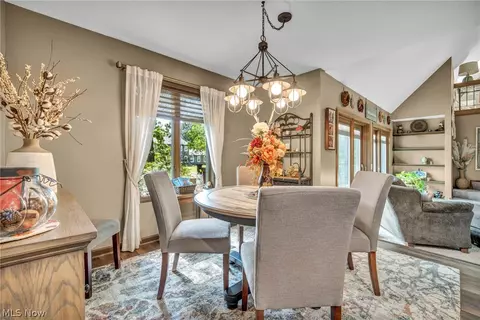 Dining - 6131 Cedar Ln NW, Canton, OH 44708 photo 3 of 4