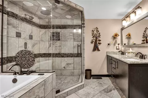 Bath - 6131 Cedar Ln NW, Canton, OH 44708 photo 1 of 8