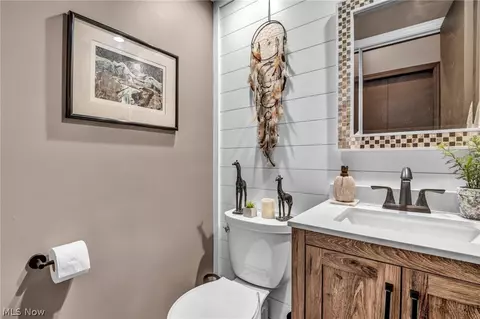 Bath - 6131 Cedar Ln NW, Canton, OH 44708 photo 8 of 8