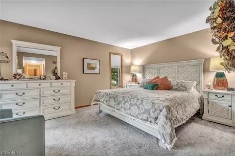 Bedroom - 6131 Cedar Ln NW, Canton, OH 44708 photo 6 of 6