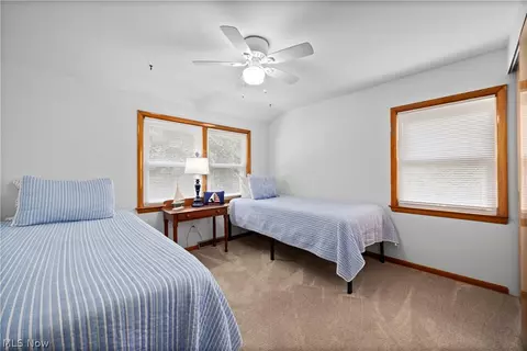 Bedroom - 814 Mohawk Dr, Huron, OH 44839 photo 3 of 4