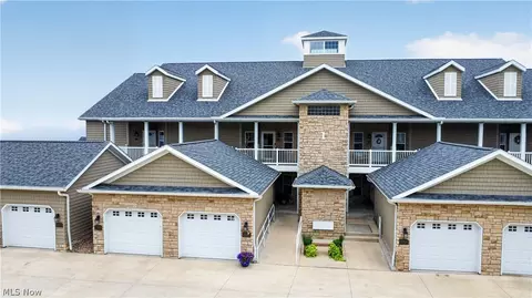 2780 Whispering Shores Dr, Vermilion, OH 44089