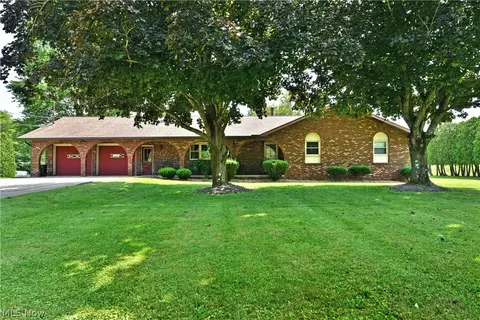 5212 King Graves Rd, Vienna, OH 44473