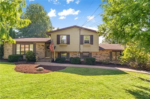 6216 College St SW, Navarre, OH 44662