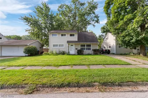 2610 Owaisa Rd, Cuyahoga Falls, OH 44221