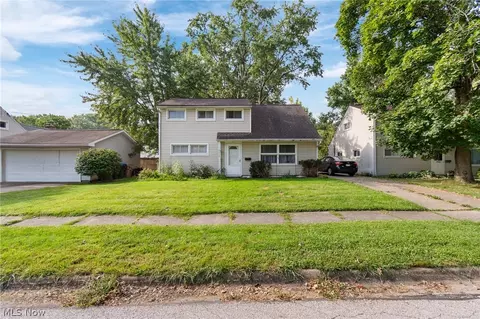 2610 Owaisa Rd, Cuyahoga Falls, OH 44221