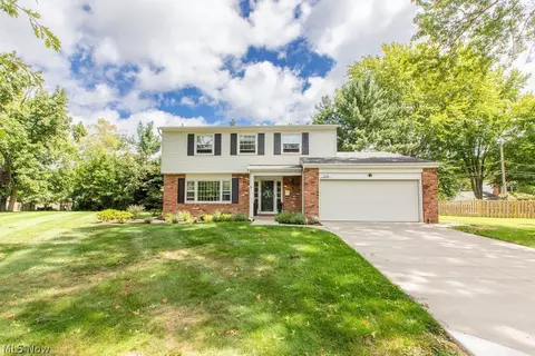 209 James Cir, Avon Lake, OH 44012
