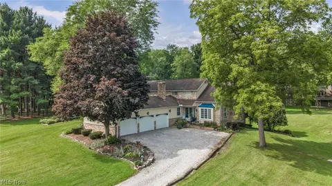 18460 W River Rd, Columbia Station, OH 44028