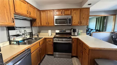 Kitchen - 1632 Edmeyer Ave NW, Canton, OH 44708 photo 1 of 2