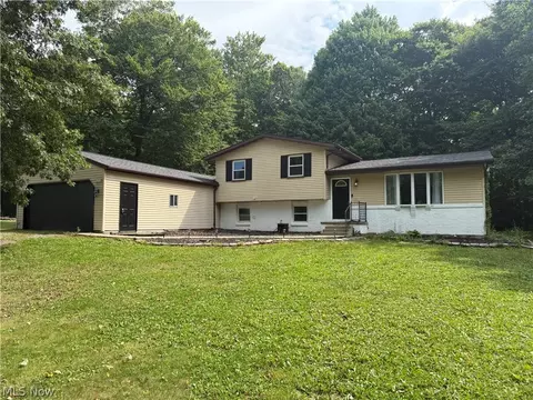 1950 Woodland Dr, Columbiana, OH 44408