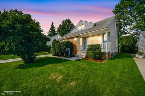 1310 E Miner Rd, Mayfield Heights, OH 44124