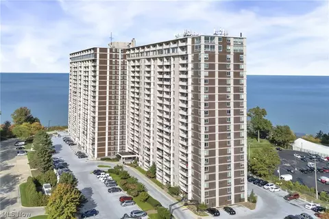 12900 Lake Ave #809, Lakewood, OH 44107