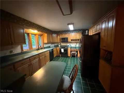 Kitchen - 4205 Marks Ave, Rootstown, OH 44272 photo 4 of 4