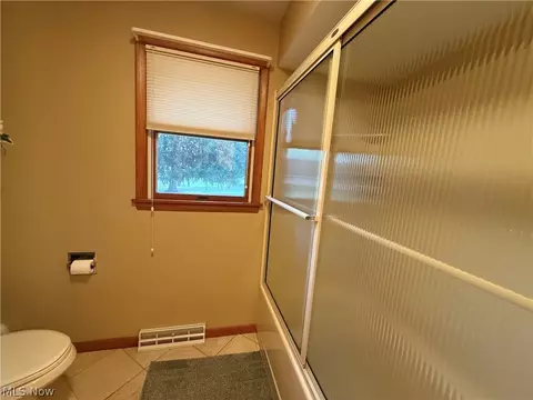 Bath - 4205 Marks Ave, Rootstown, OH 44272 photo 3 of 3
