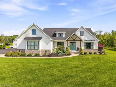 421 Pontius Rd, Mogadore, OH 44260