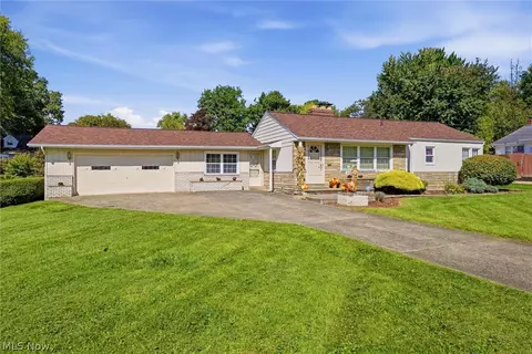 1426 Robbins Ave, Niles, OH 44446