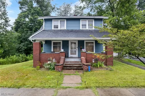 304 E Lisbon St, Waynesburg, OH 44688