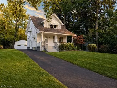 16029 Friend Ave, Maple Heights, OH 44137