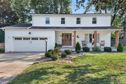 381 Fawnwood Dr, Tallmadge, OH 44278